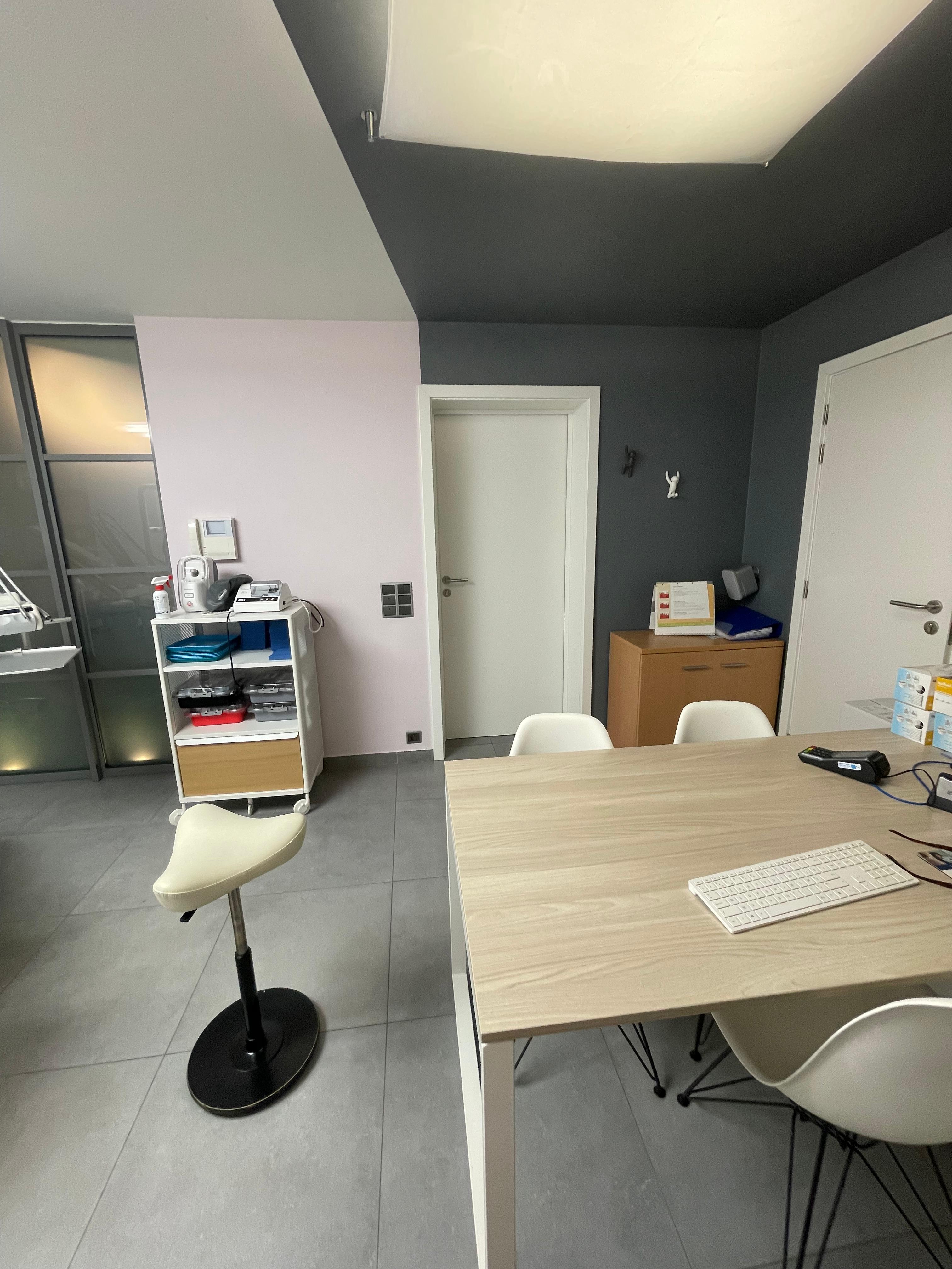 Mise en couleur d'un cabinet dentaire 